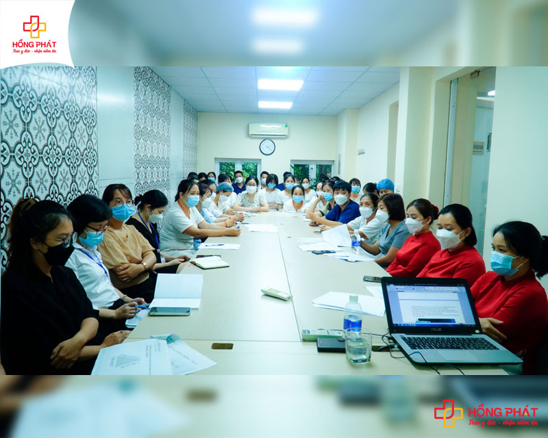 Đông đảo cán bộ, nhân viên, các y bác sĩ Bệnh viện Đa khoa Hồng Phát tích cực trau dồi, nâng cao kỹ năng và kiến thức chuyên môn