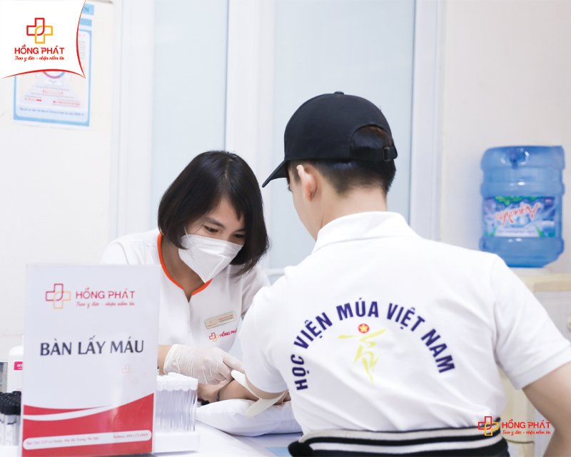 Bệnh viện Đa khoa Hồng Phát khám sức khỏe định kỳ cho học viên Học viện Múa Việt Nam