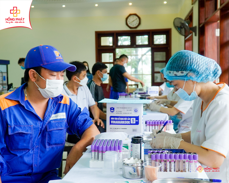 Bệnh viện Đa khoa Hồng Phát khám sức khỏe cho cán bộ nhân viên Công ty CP Thương mại và Vận tải Petrolimex Hà Nội