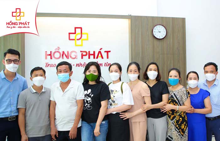 Bệnh viện Đa khoa Hồng Phát thực hiện thăm khám cho cán bộ, công nhân viên Ngân hàng Chính sách Xã hội Yên Bái