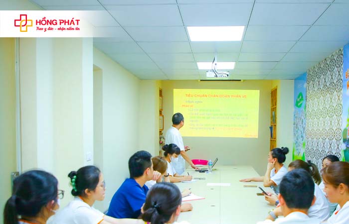 Bệnh viện Đa khoa Hồng Phát tổ chức đào tạo chuyên môn chủ đề Hướng dẫn, chẩn đoán và xử trí phản vệ